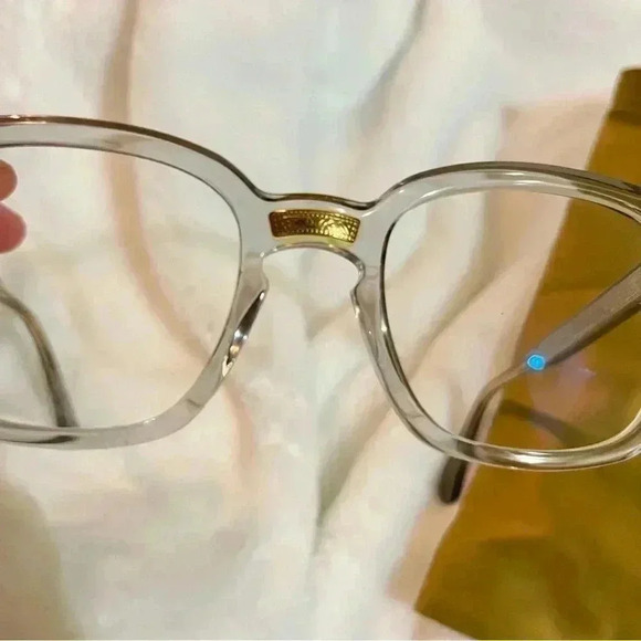 Gucci 100% authentic eyeglasses, case, dust bag and glasses towel - Picture 7 of 14